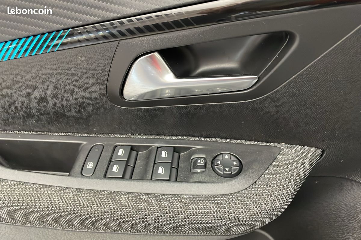 PEUGEOT 208 PureTech 75 S&S BVM5 Style (image 12)