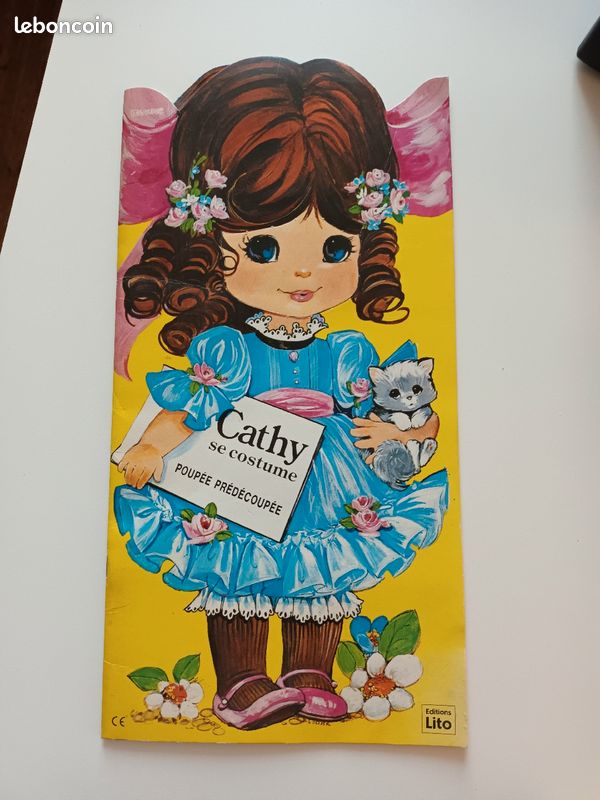 Poupée en carton (image 1)
