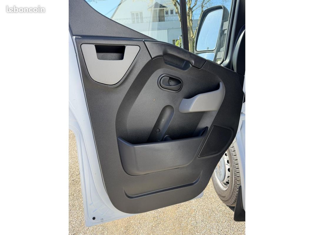 RENAULT TRUCKS MASTER Confort F3500 L2H2 2.3 dCi - 110 III FOURGON Fourgon L2H2 Traction (image 14)