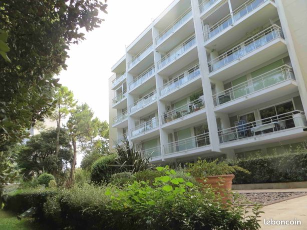 Grand appartement, résidence privilégiée, proximité des services