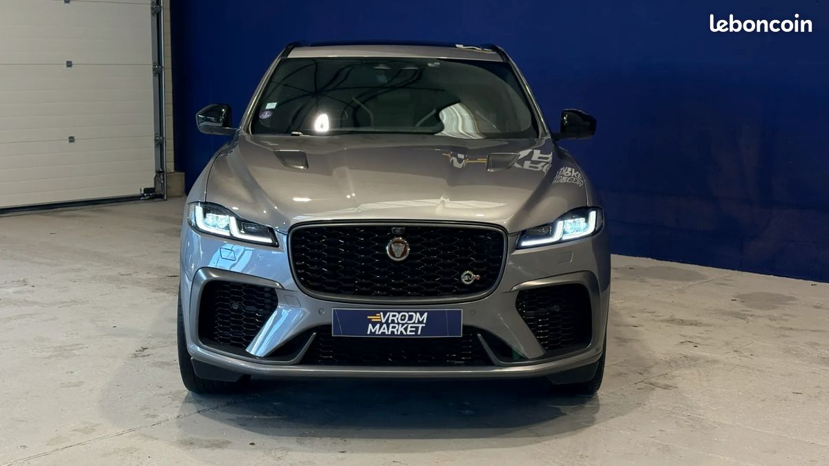 Jaguar F-Pace SVR 5.0 550ch 4x4 - Rare Phase 2 - Toit ouvrant - Son Meridian - Sièges AV/AR et volant chauffants (image 6)