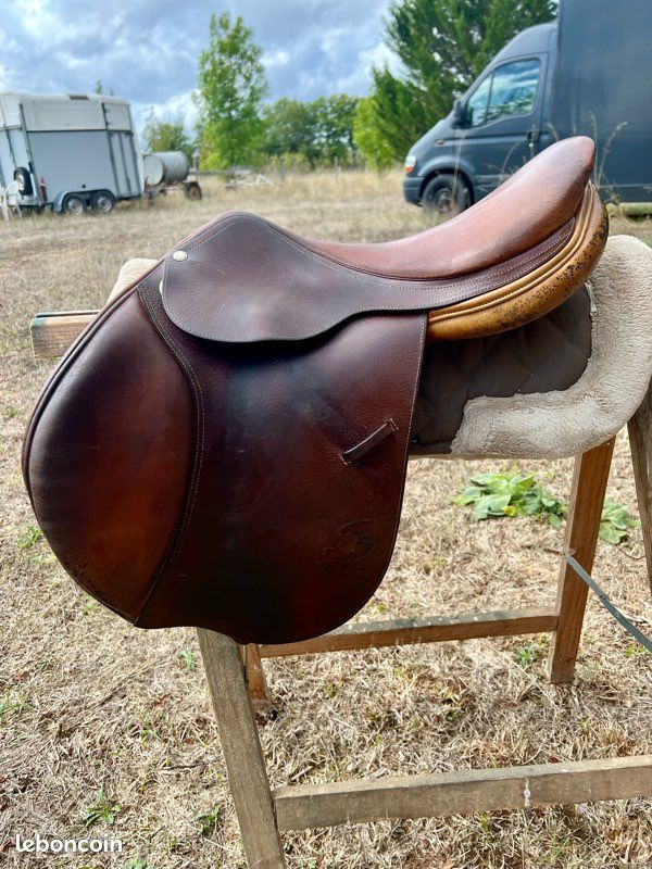 Selles de dressage à vendre Bouches-du-Rhône | France