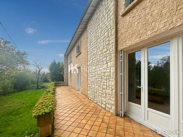 Maison 7 pièces 230 m²