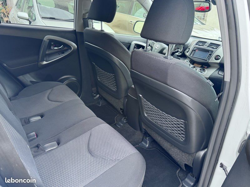 TAYOTA RAV4 150CH D-4D 4WD Limited Edition+ attelage (image 5)