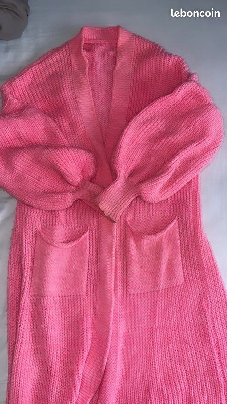 Gilet long en maille rose Vêtements