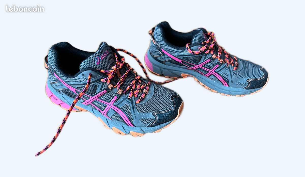 Trail Asics Gel Kanaku pointure 37 Chaussures
