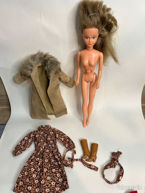 Poupée tressy bella et. Sa tenue Argelès sur mer - Collection