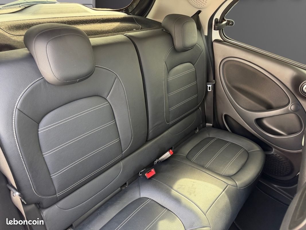 SMART FORFOUR II 0.9 90 PASSION TWINAMIC BVA6 90Ch Garantie 12 mois (image 17)