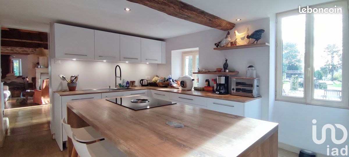 Maison 5 pièces 159 m² - Saint-Bris-des-Bois 17770 (image principale 4)