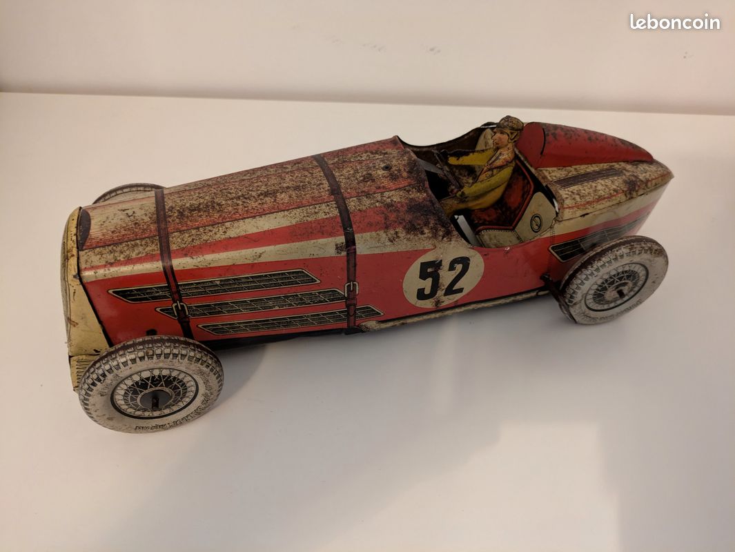 VOITURE DE COURSE ANCIENNE CHARLES ROSSIGNOL No 52 EN TOLE EUR 475,00