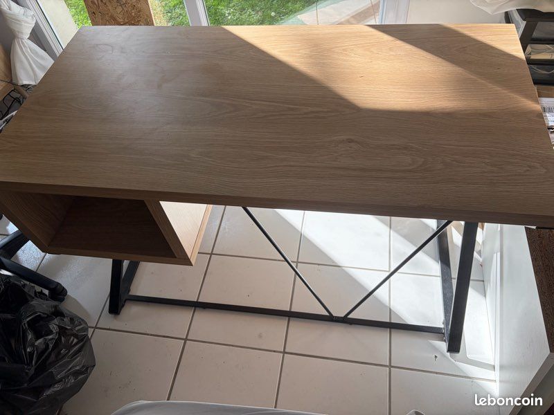 Bureau (image 2)