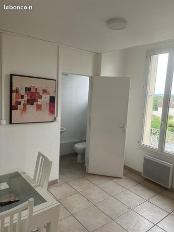 https://img.leboncoin.fr/api/v1/lbcpb1/images/18/19/c6/1819c6ca375475c8e6368b1db3bfa6e089b719b8.jpg?rule=ad-image