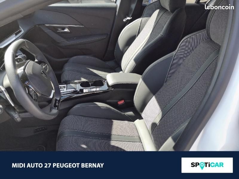 Peugeot 208 1.2 Hybrid 110ch GT e-DCS6 (image 9)