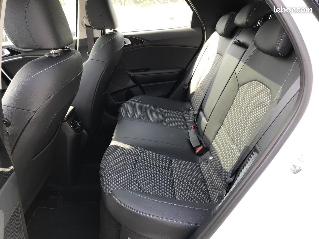 KIA CEE D XCeed Hybride rechargeable 1.6 GDI - 105 + Electric 60,5 ch - Stop&Go - BV DCT6 Premium (image 25)