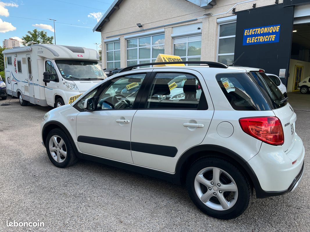 SUZUKI SX4 1.6i ESSENCE 110CV 137.500KMS CLIM POSSIBILITE GARANTIE 12 / 24 / 36 MOIS (image 4)