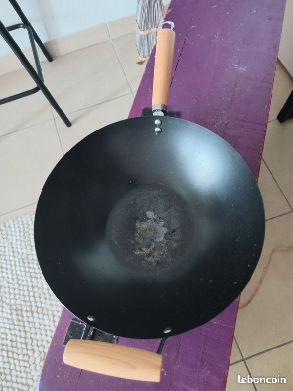 Wok anti adhésif (image 1)