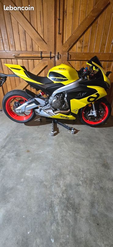 Vend pièce aprilia rs 660 4700km (image 3)