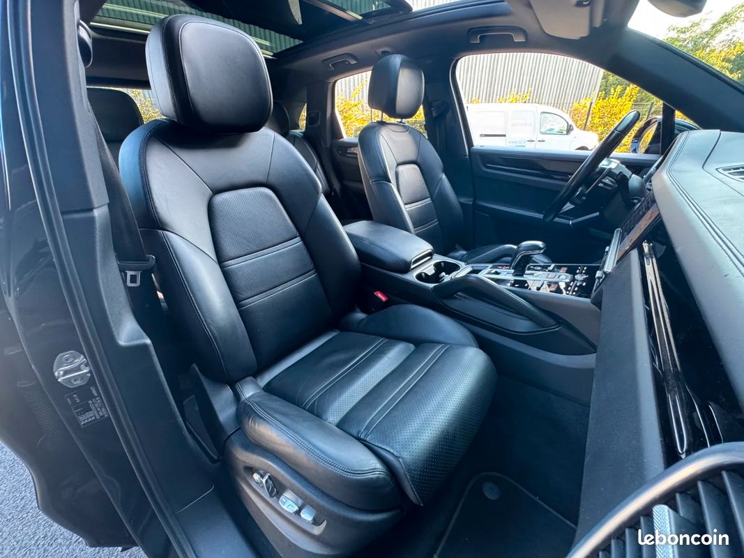 PORSCHE CAYENNE 3.0 V6 340 ch Tiptronic BVA S I Garanție I Suivi Porsche (image 22)