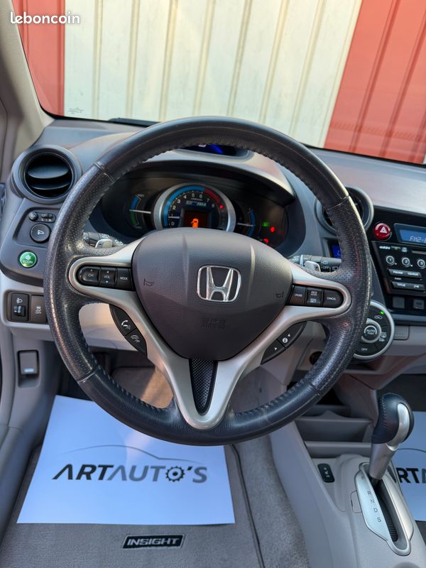 HONDA INSIGHT 1.3 I-Vtec HYBRIDE 102 CH / Edition Elegance / CLIM AUTO / Feux Xenon / Boute auto / JANTES Alu / Sièges Chauffants / PREMIERE MAIN CARNET COMPLET HONDA (image 4)