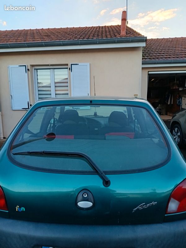 FORD FIESTA (1999-2010) LIGHT NORDIC GREEN MET Code: SFPEWHA Aerosol Spray Paint Chip/Scratch Repair main image 1