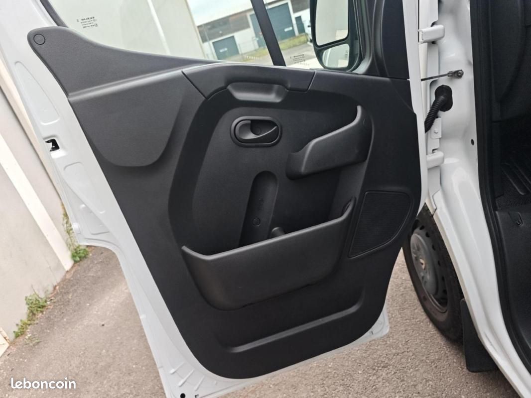 Renault Master FOURGON FGN TRAC F3300 L2H2 DCI 135 SL PRO+ (image 11)