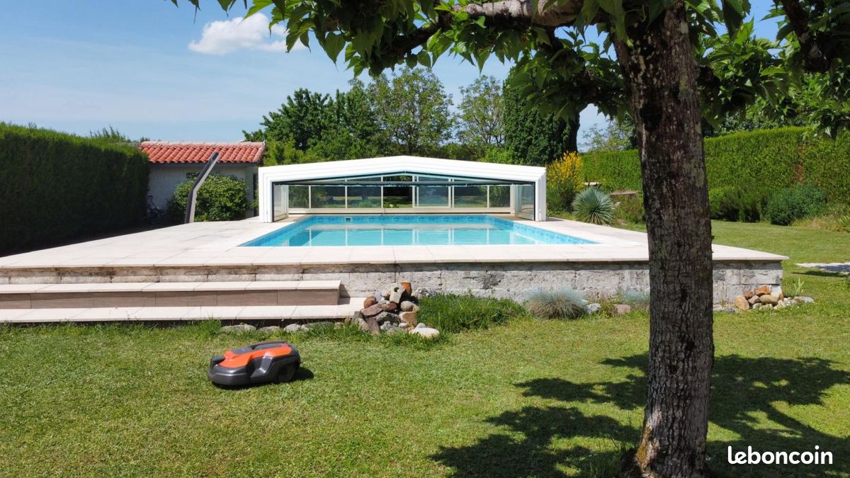 Villa 7 pièces 220 m² - Chassors 16200 Luchac (image principale 2)