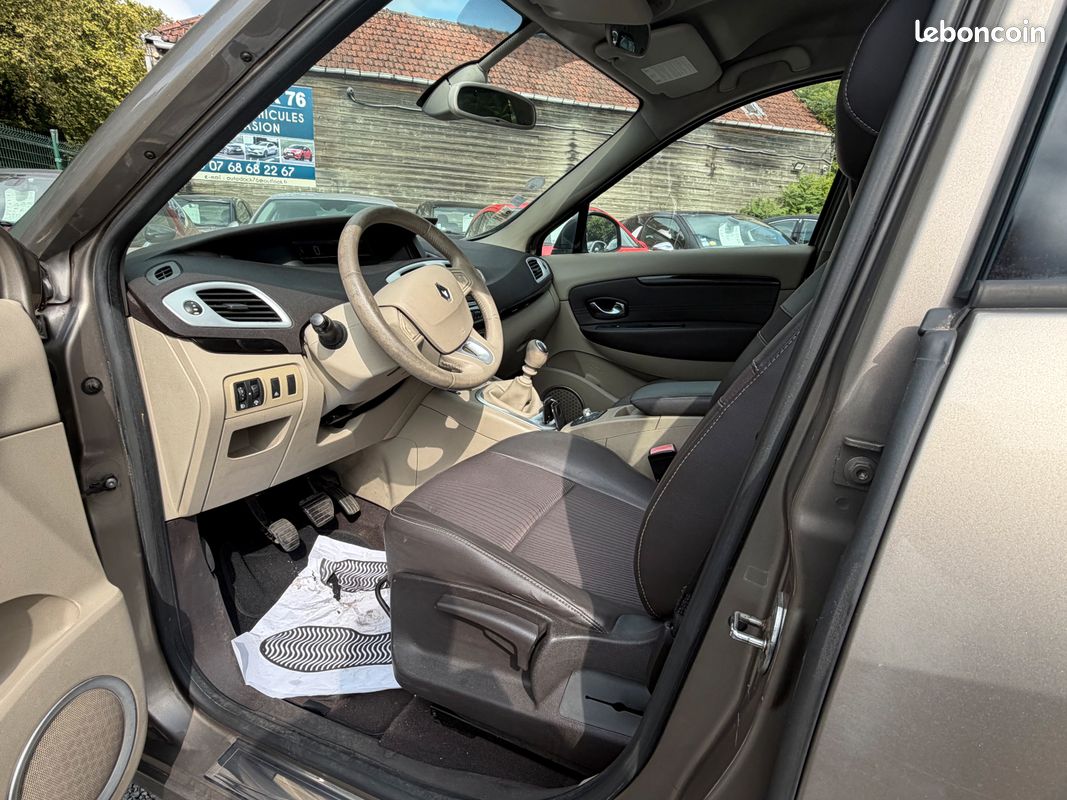 RENAULT GRANDSCENIC III JADE 5 PLACES 1.9 DCi 130 cv AUTO DOCK 76 (image 4)