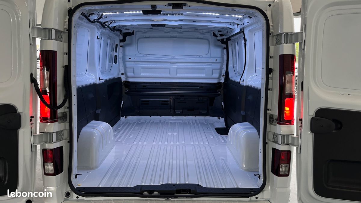 29 990 HT - Nissan PRIMASTAR L1H1 DCI 170 BVA9 TEKNA + OPTIONS / NEUF (image 7)