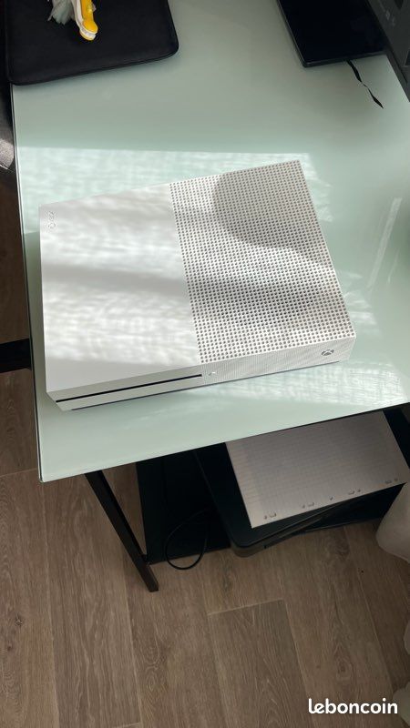 Xbox one s (image 2)