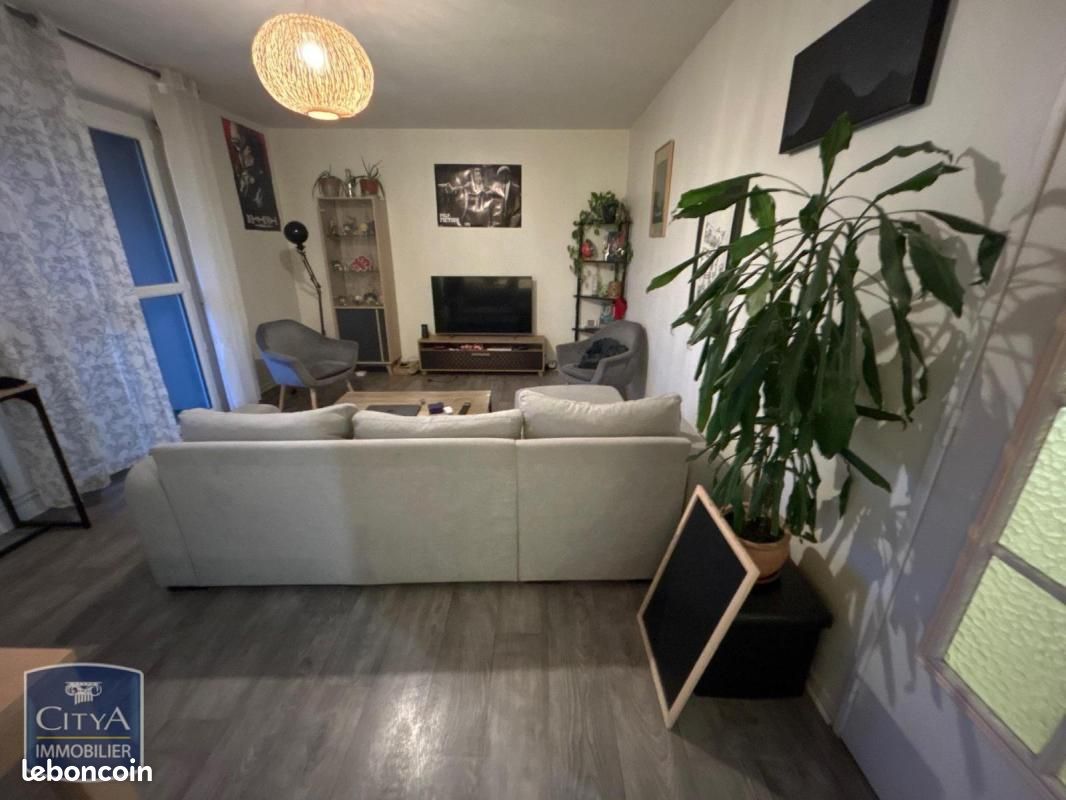 Appartement 5 pièces 103 m² · à Billère · 103 m² · 1 200 €/mois