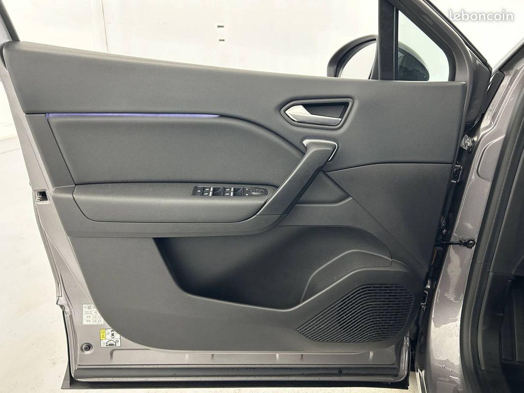 RENAULT Captur E-Tech Plug-in 160 - 21 Intens (image 11)