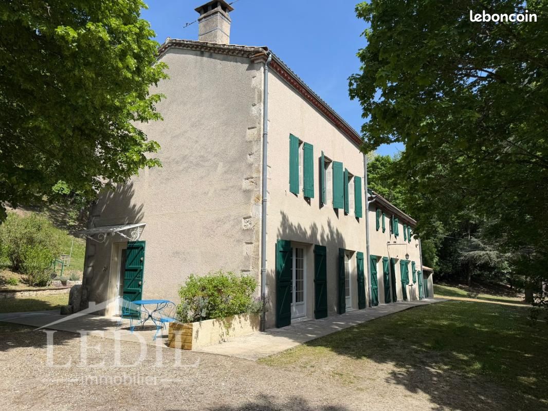Maison 7 pièces 324 m² · à Colayrac-Saint-Cirq · 324 m² · 419 500 €