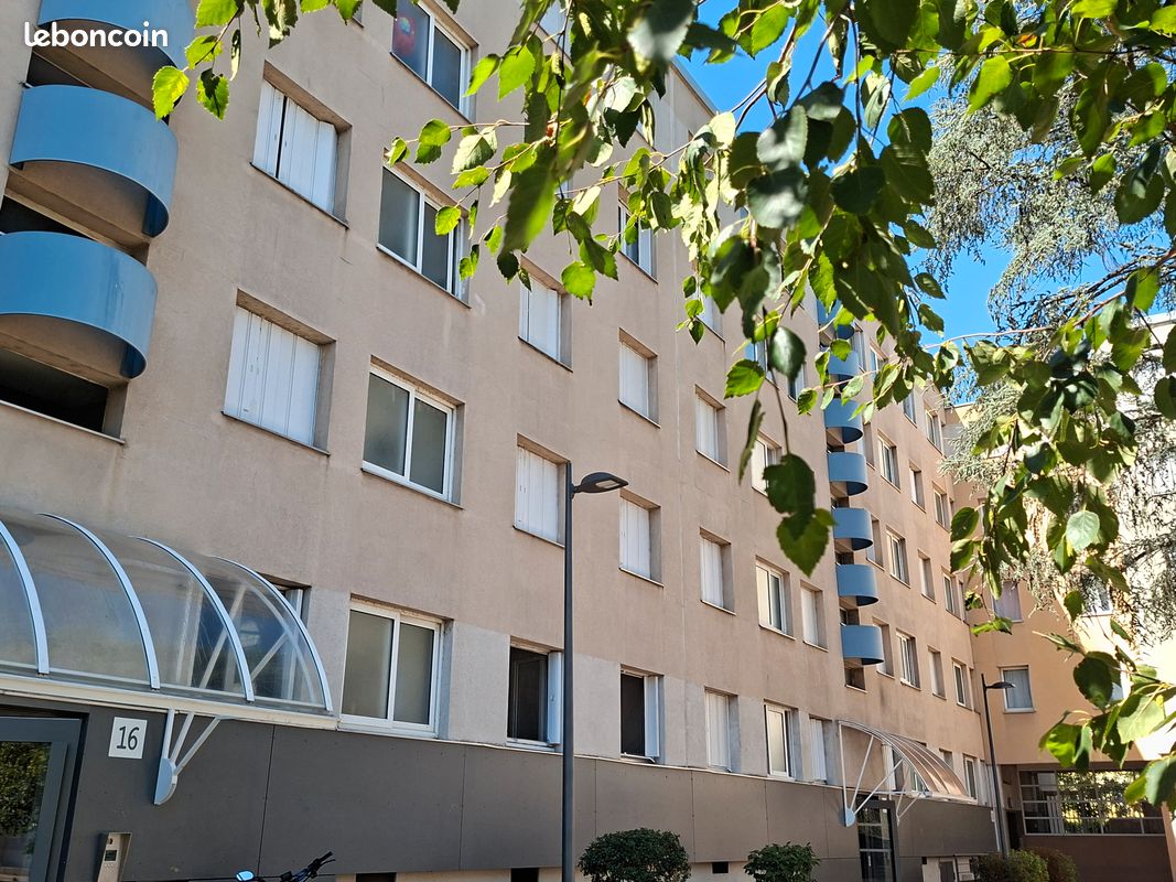 Appartement 3 pièces 59 m² · à Roanne · 59 m² · 409 €
