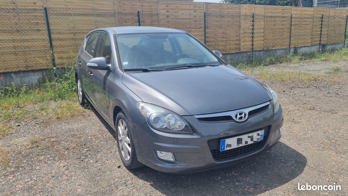 Hyundai I30 1.6 CRDI 115 Pack Edition (image 2)