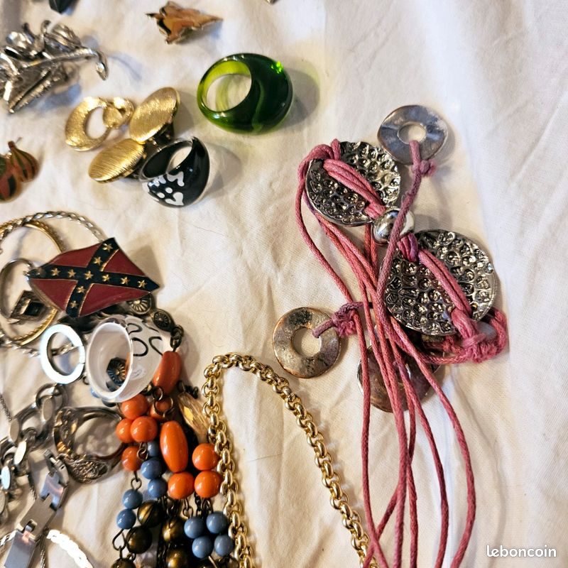 Lot De Bijoux Anciens, Vintage Et Récents - Multicolore - Occasion