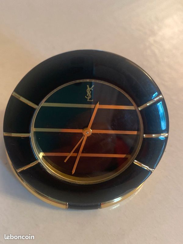 Montre à poser Yves saint Laurent (image 1)