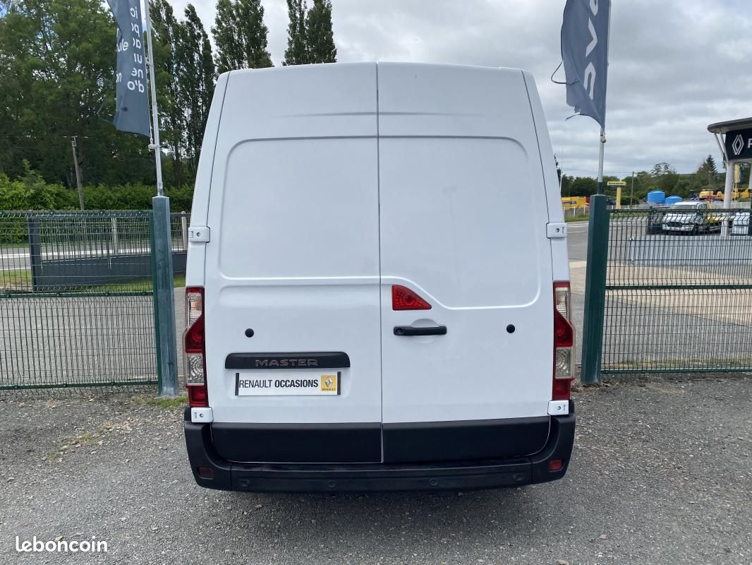 Renault Master III L2H2 BLUE DCI 135 CONFORT (image 2)