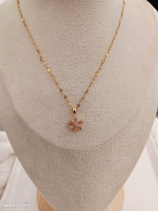 Collier Tendance En Acier Inoxydable Doré Avec Zircon Rose - Neuf Avec étiquette