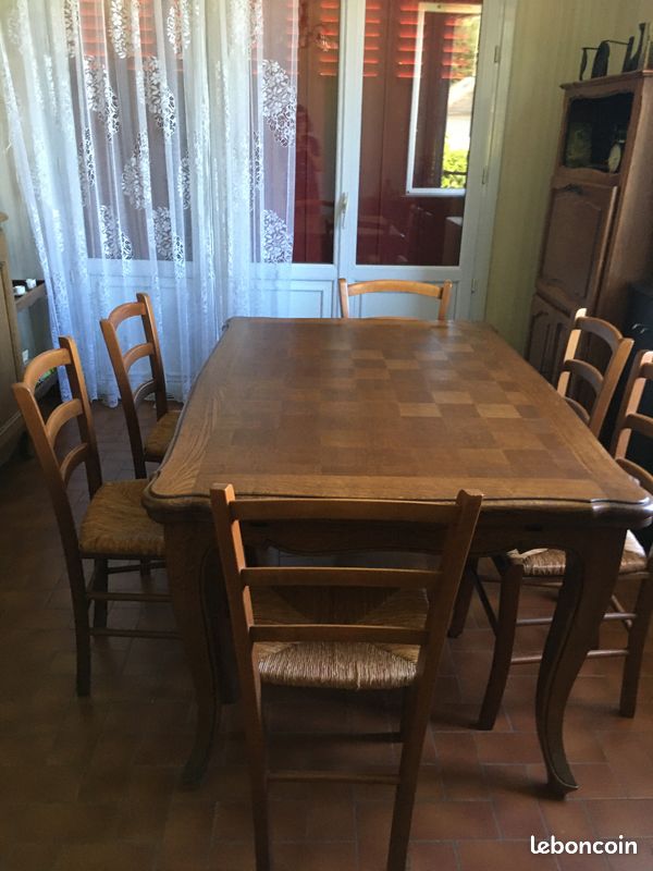 Table de salle à manger avce chaises (image 2)