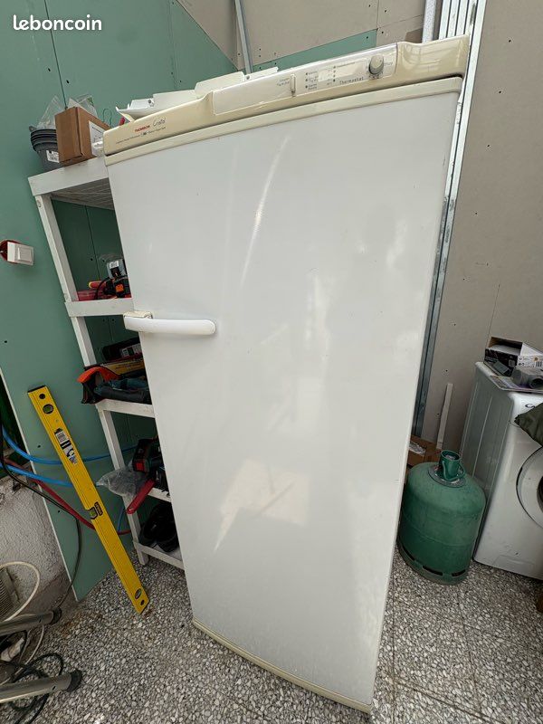 Congélateur armoire Thomson Cristal (image 1)