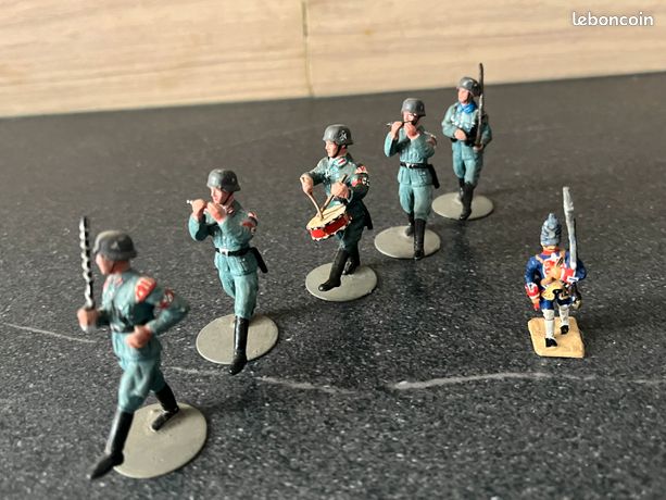 Lot De 3 Soldats En Plomb Peint ALYMER : 2 Allemands Africa Korps Et 1 Américain. Avec Leurs Boîtes D'origine. Pour Collectionneurs De Figurines Historiques.