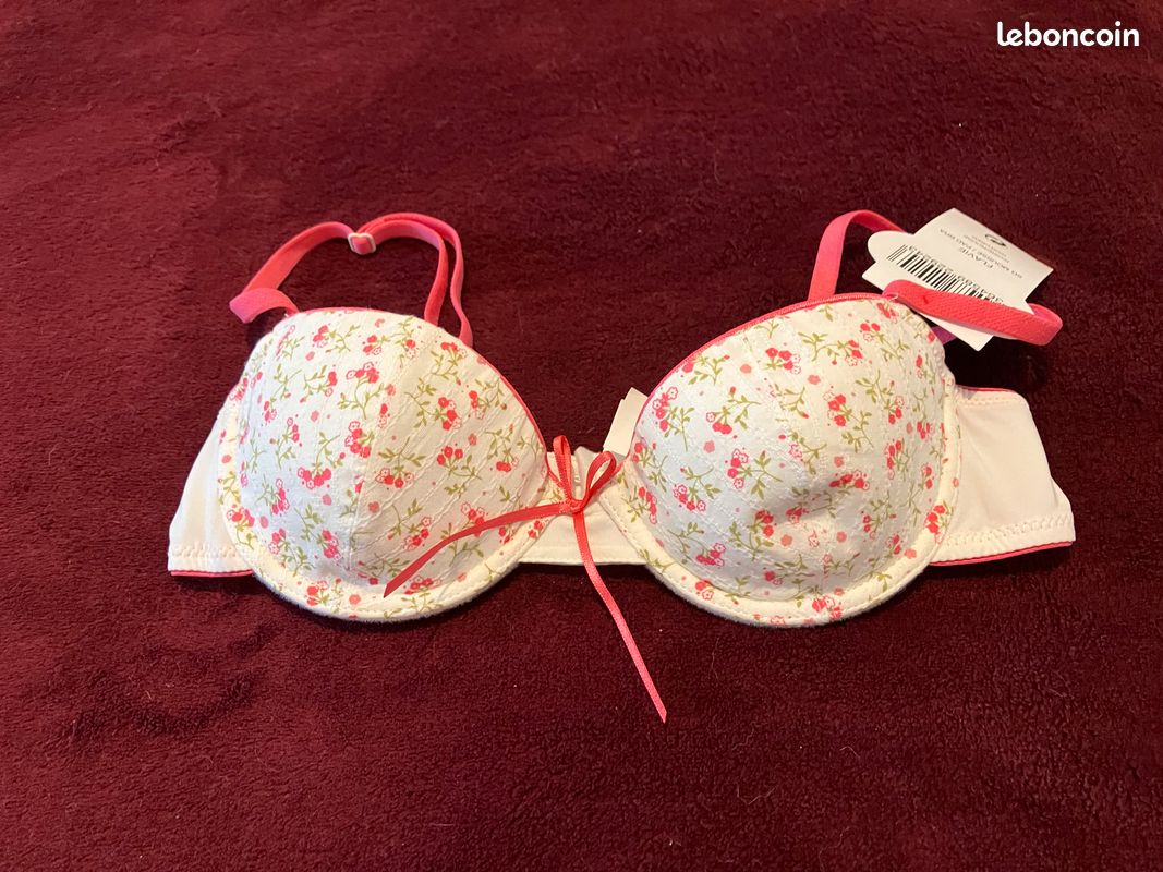 Soutien gorge ado neuf Vêtements