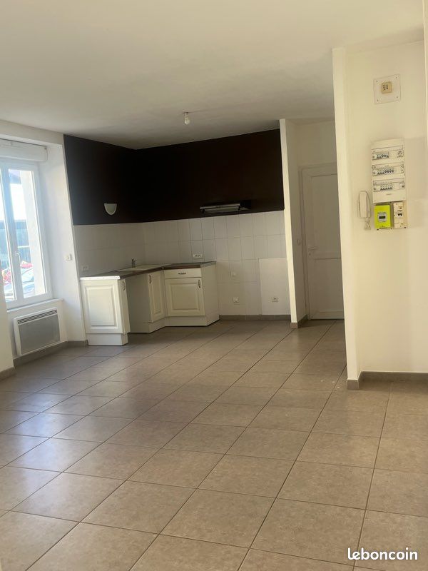 Appartement 3 pièces 67 m² · à Roanne · 67 m² · 499 €