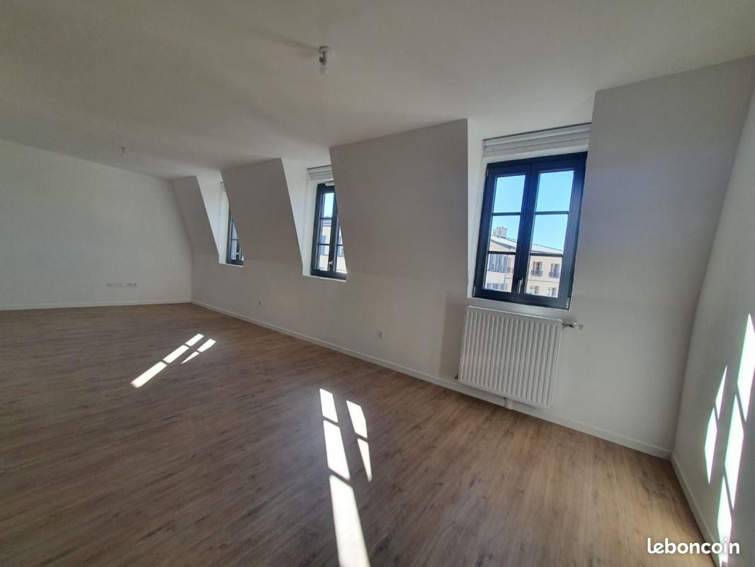 Appartement 1 pièce 38 m² · à Pontoise · 38 m² · 724 €/mois