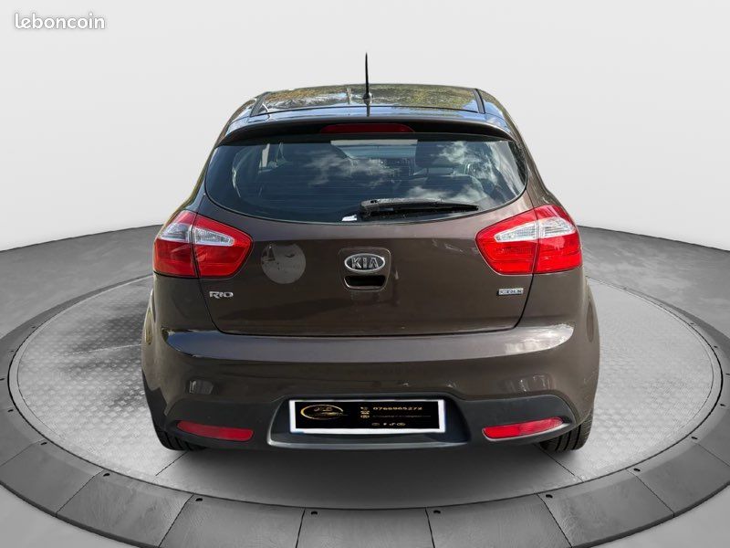 🚘 KIA Rio 1.4 CRDi Spirit (image 5)