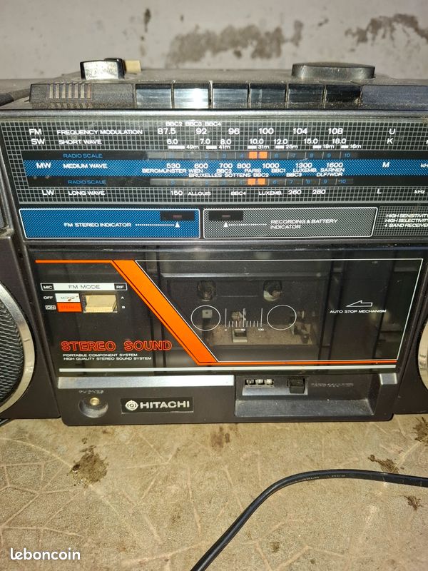 HITACHI TRK-W55E RADIO Cassette Boombox ghetto blaster 83 FAULTY spares