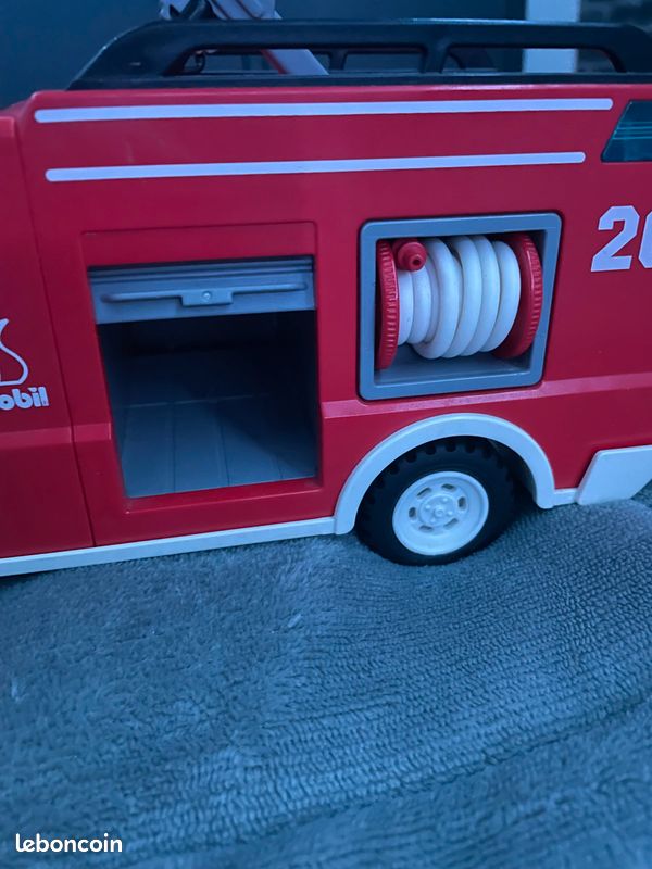 Camion de pompier Playmobil (image 2)