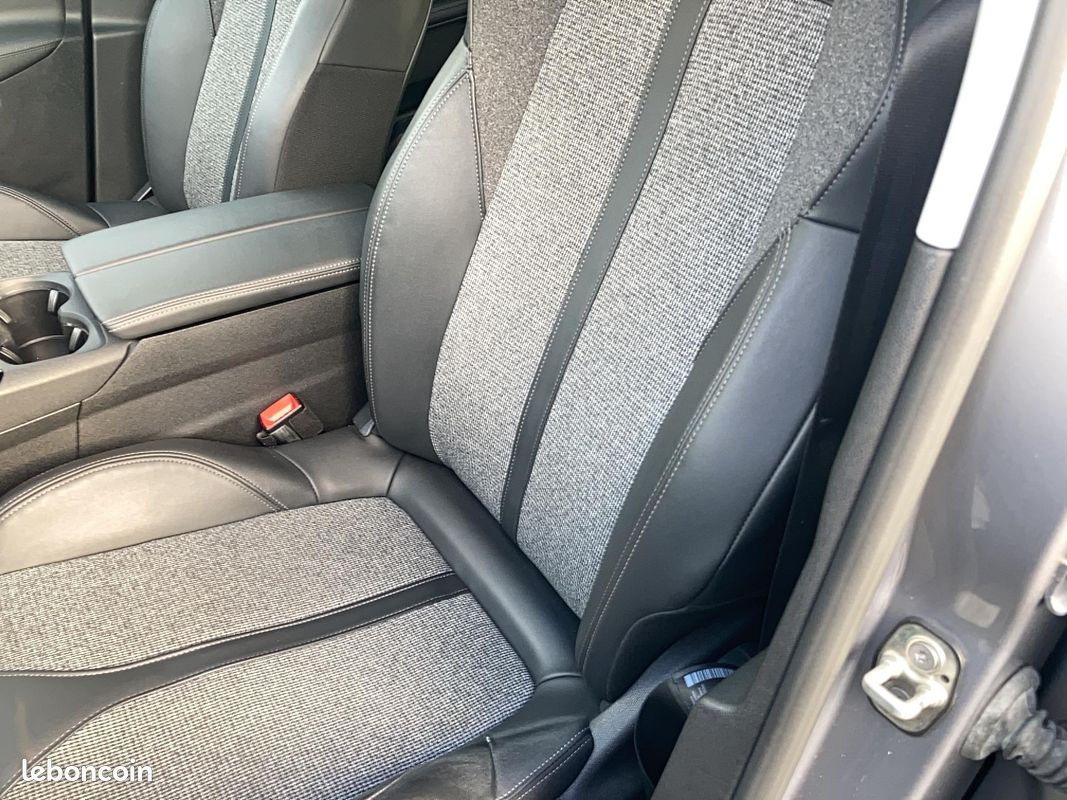 PEUGEOT 3008 BlueHDi 130ch S&S BVM6 Allure (image 23)