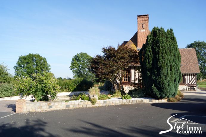 Maison 7 pièces 240 m²