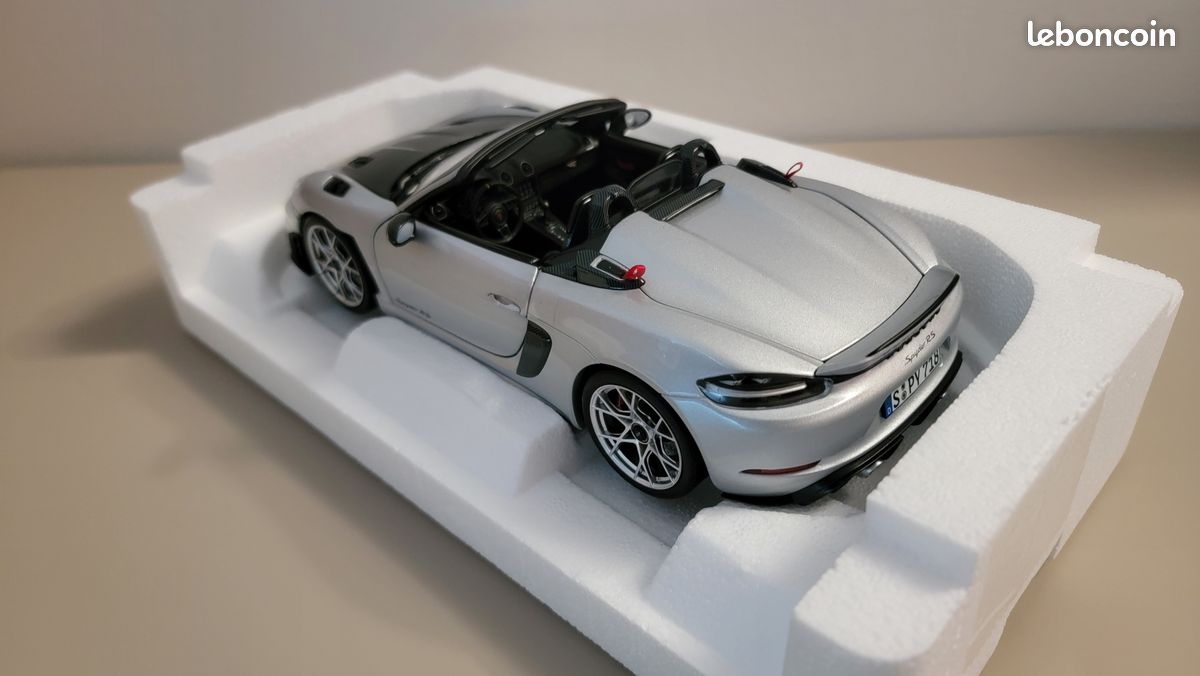 Norev Porsche 718 Spyder RS Pack Weissach 1/18 - Modèle 2023 Métal Argenté - Neuf